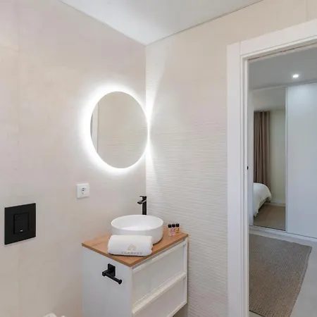 Sunny Ruby Apartment